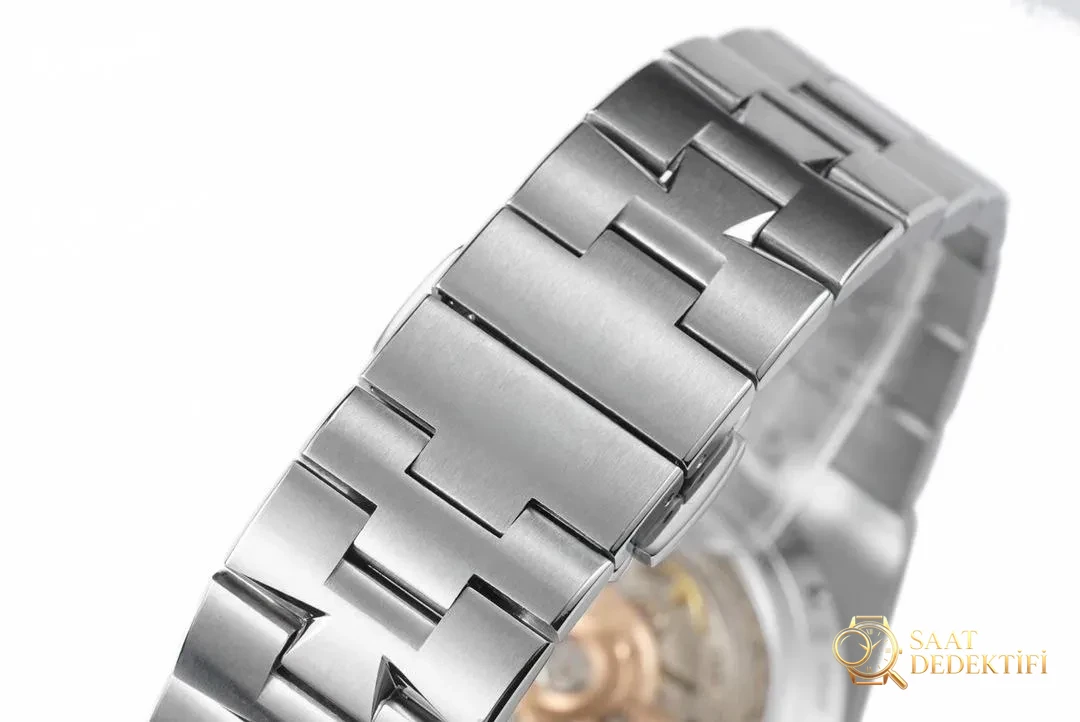 XF Factory Vacheron Constantin Overseas Ultra İnce 2000V Kol Saati - Fosfor ve Super-LumiNova Gece Görünümü