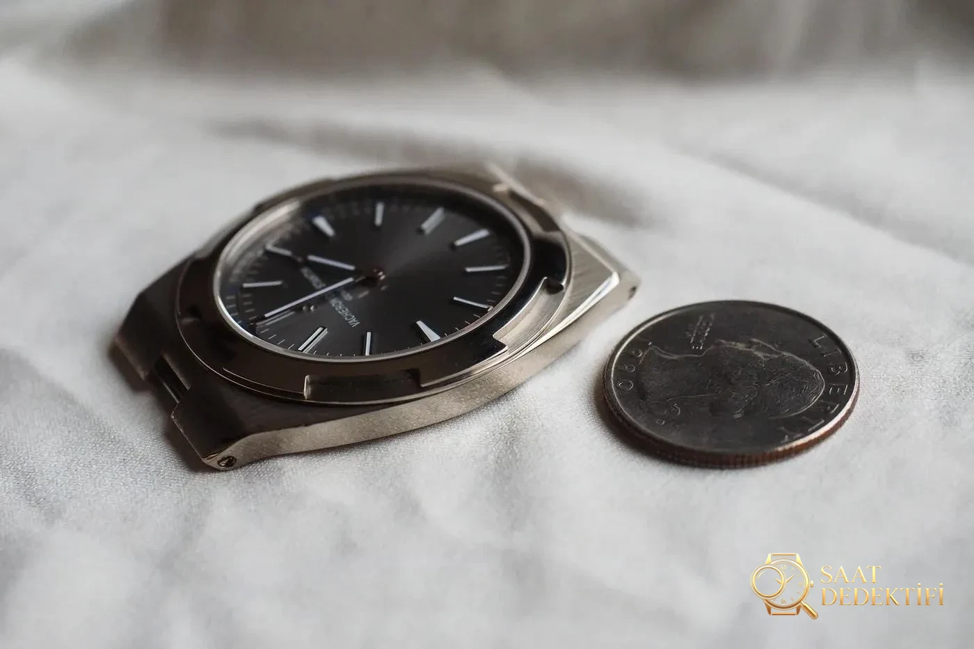 XF Factory Vacheron Constantin Overseas Ultra İnce 2000V Kol Saati - Yan Profil ve Kordon Bağlantısı