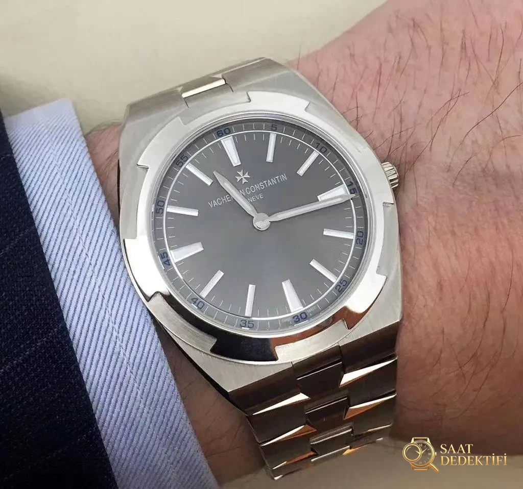 XF Factory Vacheron Constantin Overseas Ultra İnce 2000V Kol Saati - Genel Açı ve Estetik Duruş