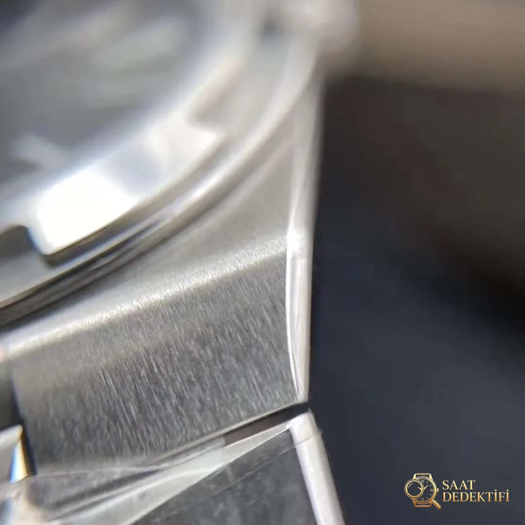 XF Vacheron Constantin Overseas 2000V ultra ince, orijinalini nasıl yakalıyor? - Makro Kadran ve İndeks İşçiliği