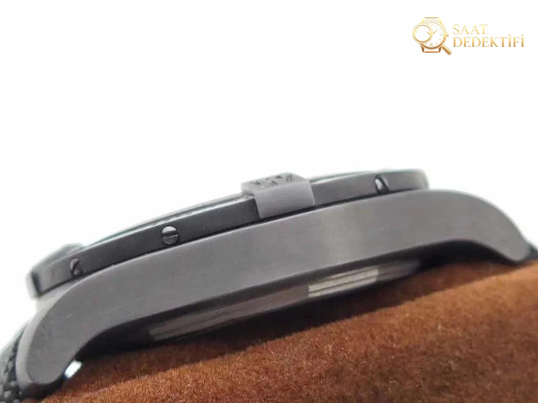 Replika Breitling Blackbird Titanyum Kasa