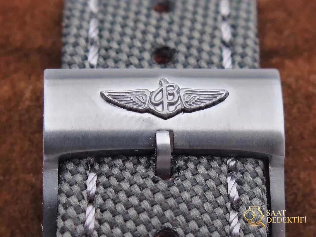 Naylon Kayış Tokası Üzerindeki Breitling Logosu