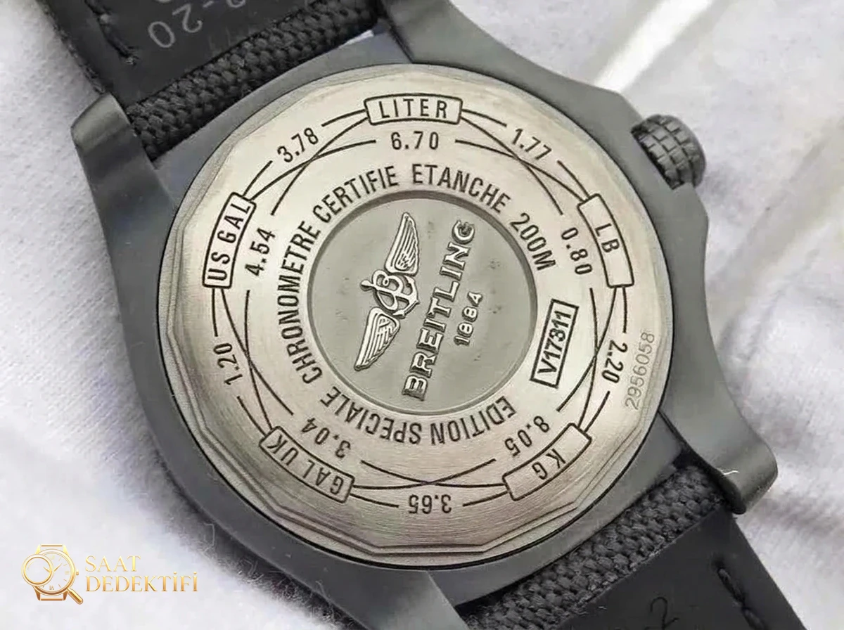 Replika Breitling Avenger BlackBird Kasa Arkası