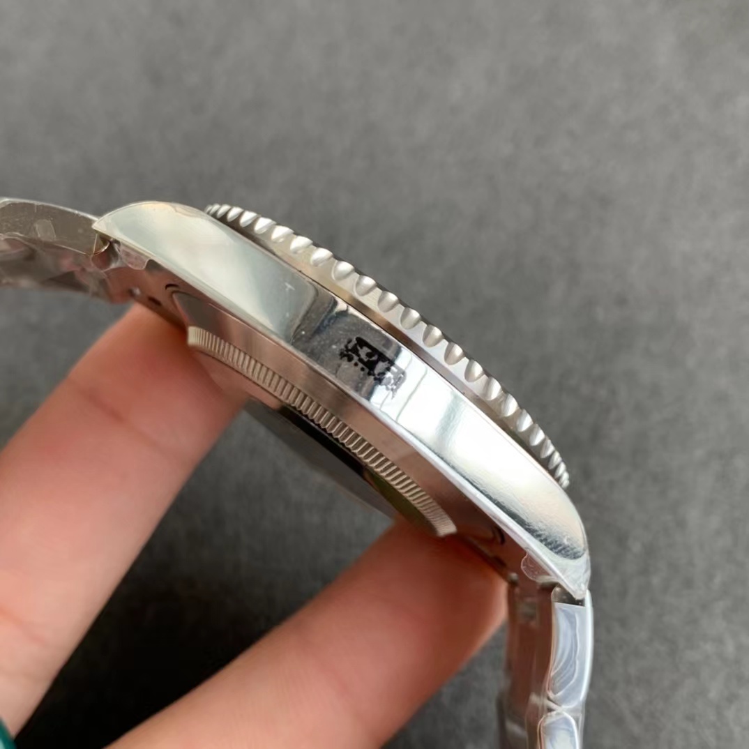 Rolex Sumbariner 116619LB Kasa