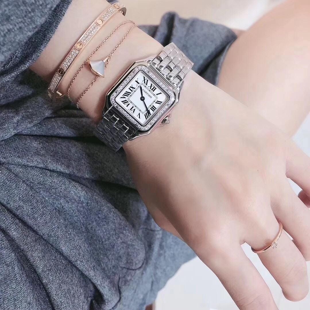 Yeni renk seçeneği: GF Factory Cartier Panthère replika kadın saatinin işçiliği nasıl? Orijinalle karşılaştırınca DJ Factory'e göre nerede daha iyi? — 26. fotoğraf