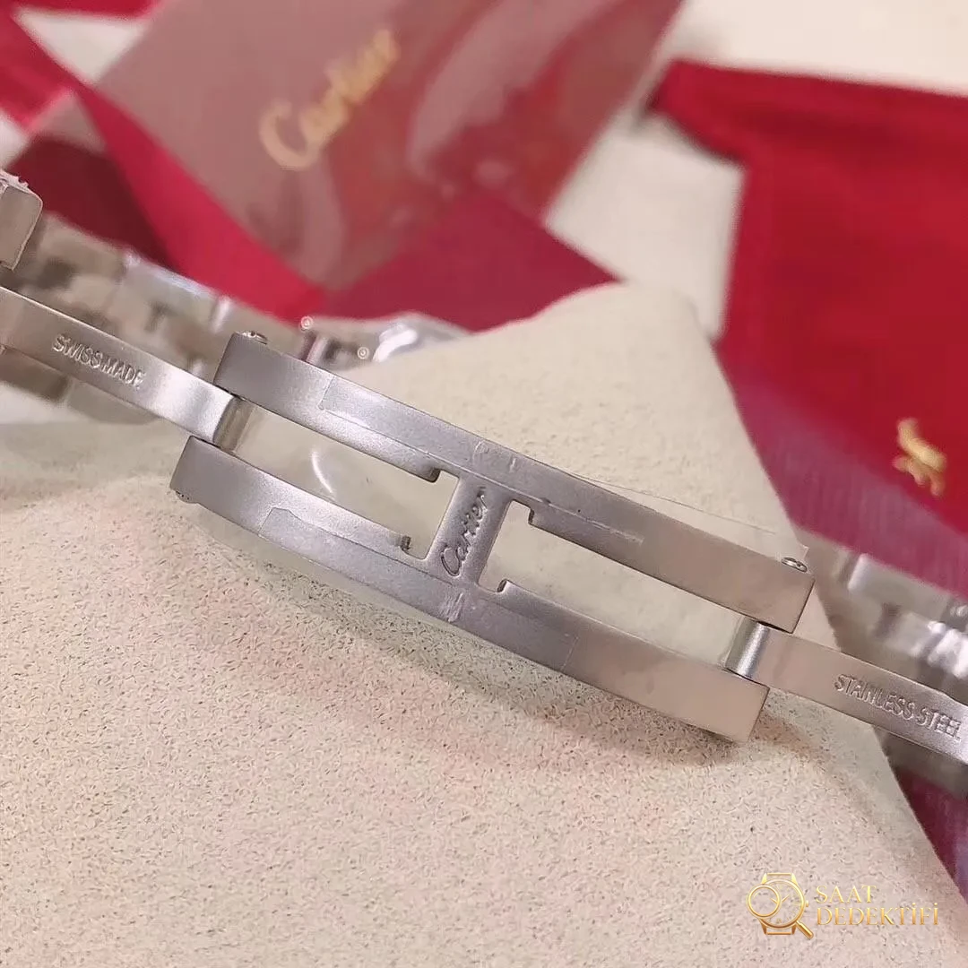 Yeni renk seçeneği: GF Factory Cartier Panthère replika kadın saatinin işçiliği nasıl? Orijinalle karşılaştırınca DJ Factory