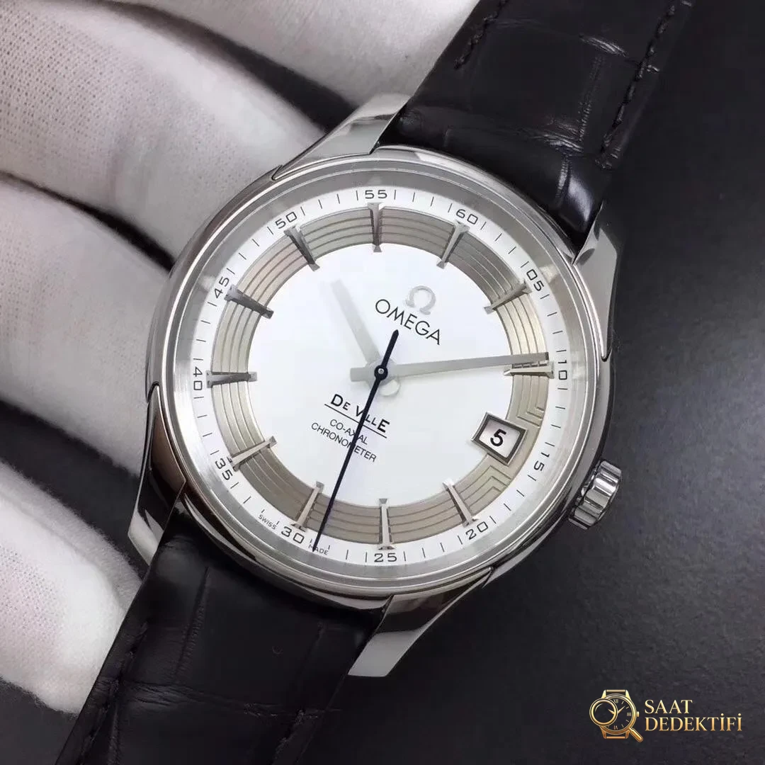 Yeni ürün incelemesi: VS Factory Omega De Ville Parlak Beyaz 8500 mekanizma 41 MM timsah derisi safir cam replika saat - Arka Kapak ve Mekanizma Detayı