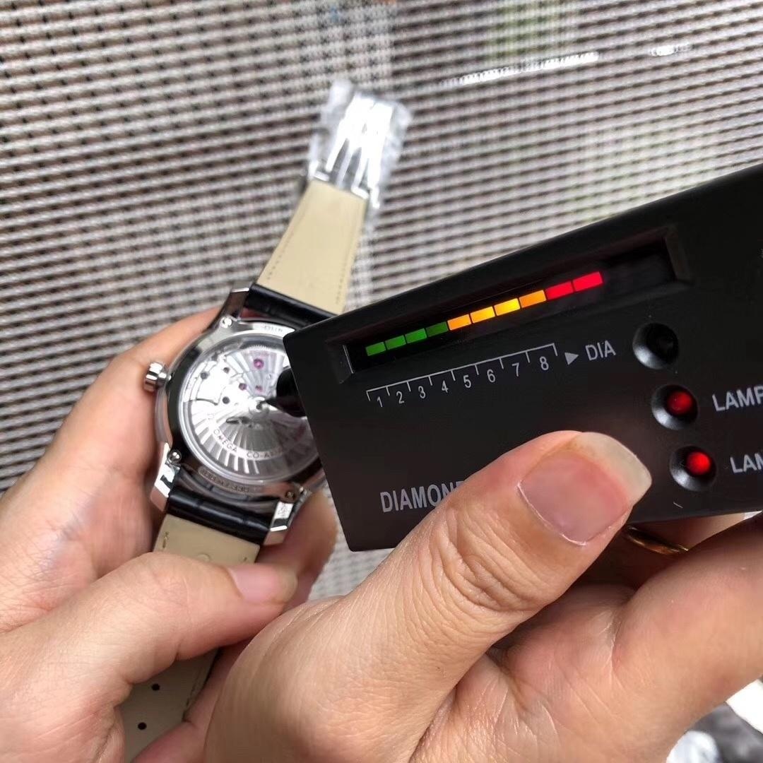 Yeni ürün incelemesi: VS Factory Omega De Ville Parlak Beyaz 8500 mekanizma 41 MM timsah derisi safir cam replika saat — 13. fotoğraf