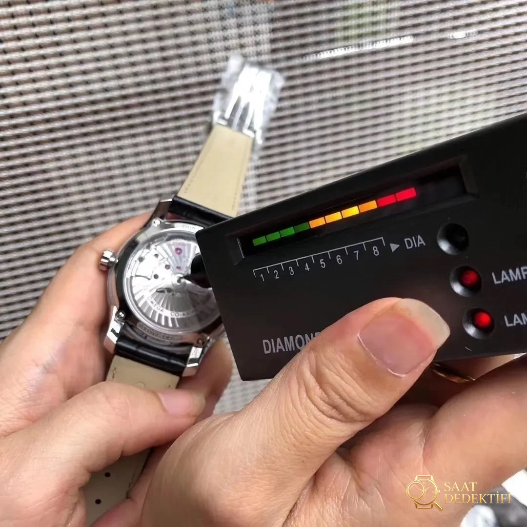Yeni ürün incelemesi: VS Factory Omega De Ville Parlak Beyaz 8500 mekanizma 41 MM timsah derisi safir cam replika saat - Kasa Çeliği ve Polisaj Kalitesi
