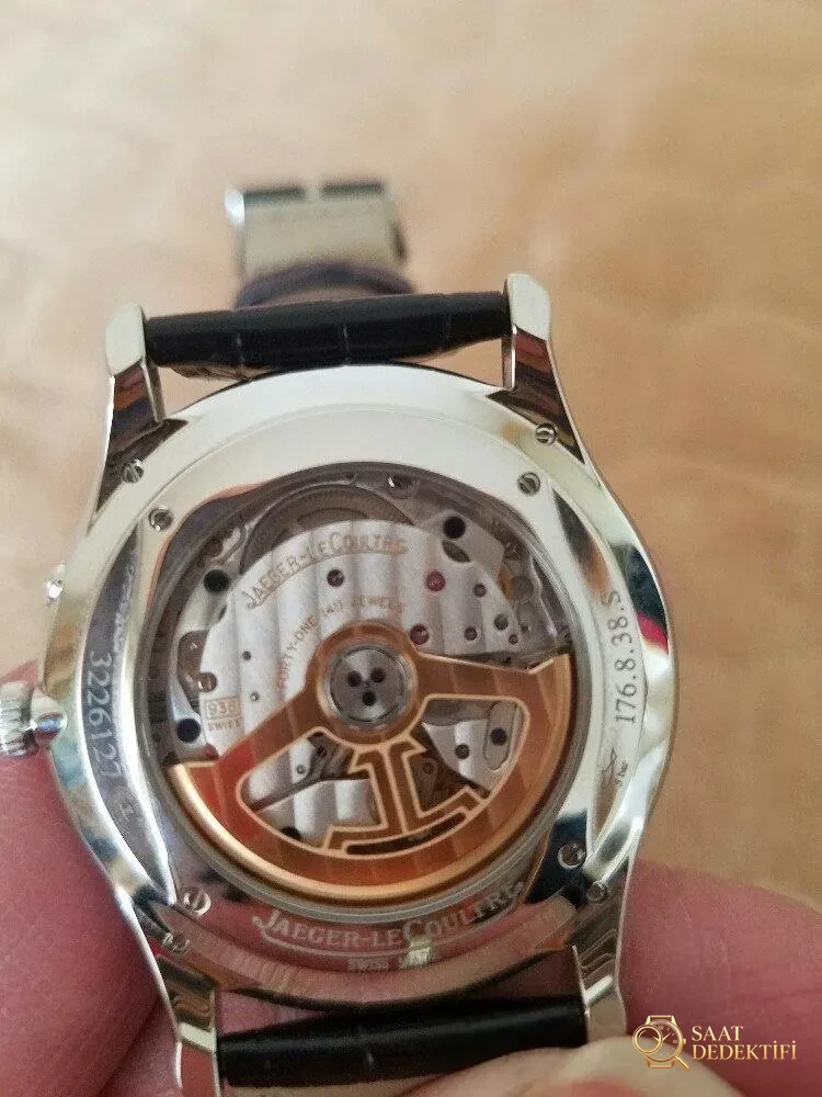 Yeni Ürün Raporu: YL Factory Jaeger-LeCoultre Palyaço 1378420 Master serisi tek parça mekanizmalı klasik saatin zayıf noktası nerede? - Mekanizma Zemberek ve Balans Detayı