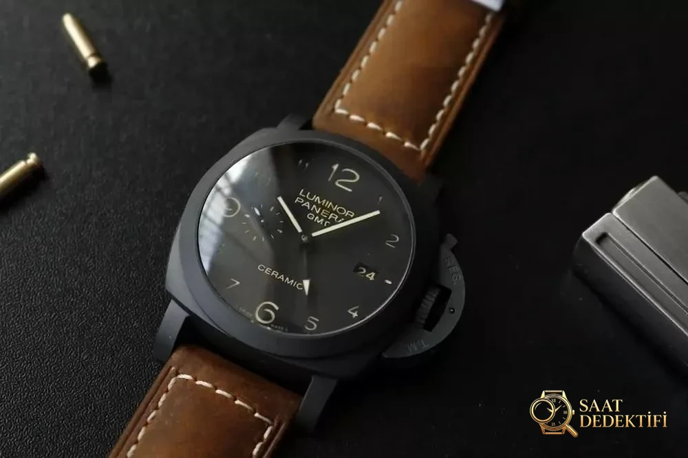 Yeni VS Factory Panerai PAM00441 V2 sürümünde 9001 mekanizmasının hangi noktaları geliştirildi? - Kadran Detayı ve Bezel İşçiliği