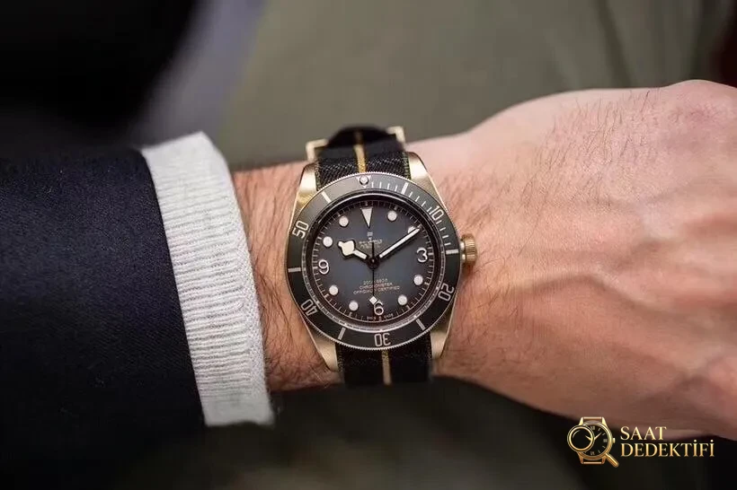 Yepyeni arduvaz grisi 2019 Beckham modeli XF Factory Tudor Black Bay Bronze M79250BA — küçük bronz kalkan kısa inceleme - Bilezik Bakla Ayrımı ve Pim Yapısı
