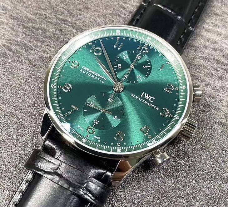 YL Factory IWC Portugieser Kronograf IW371615 Yeşil Kadran İncelemesi — 1. fotoğraf