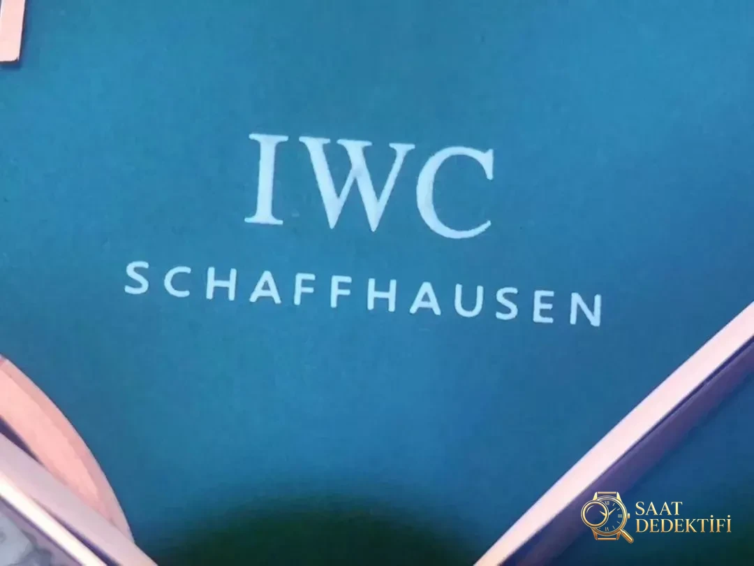 YL Factory IWC Portugieser Serisi Tourbillon Yeşil Kadranlı Replika Saat IW546302 İncelemesi - Kasa Profili ve Kurma Kolu İncelemesi