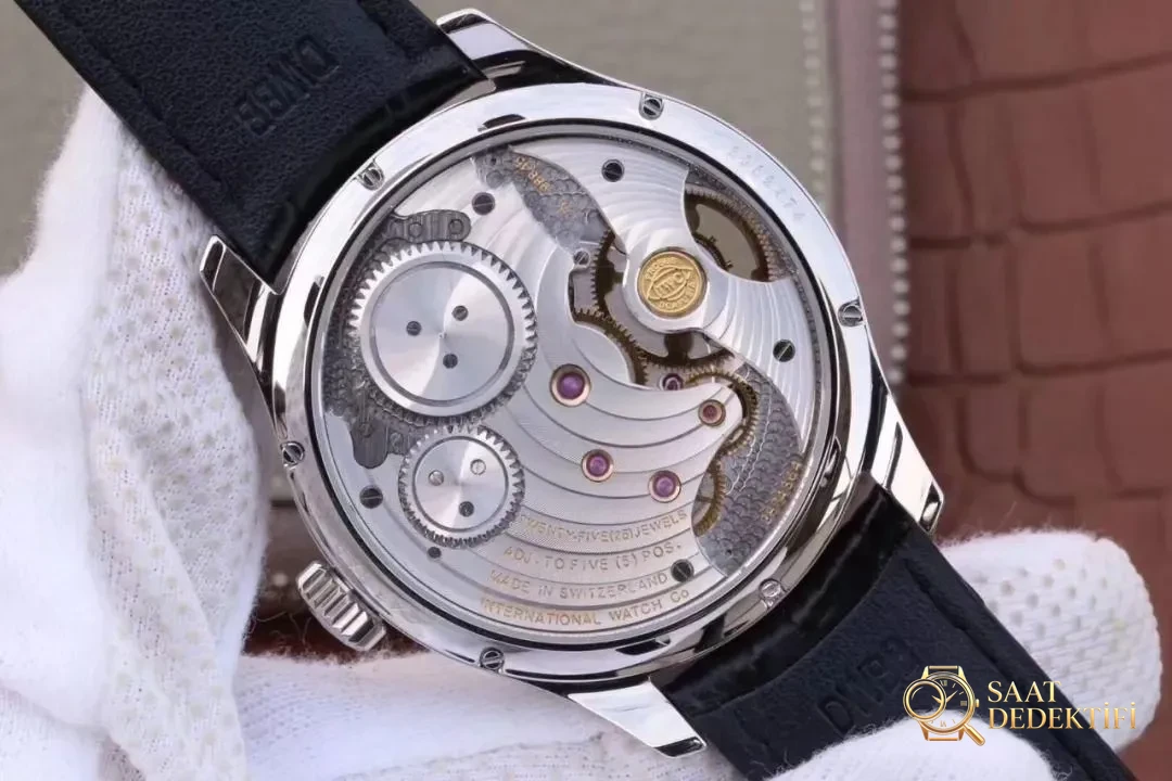YL Factory IWC Portugieser Serisi Tourbillon Yeşil Kadranlı Replika Saat IW546302 İncelemesi - Genel Açı ve Estetik Duruş