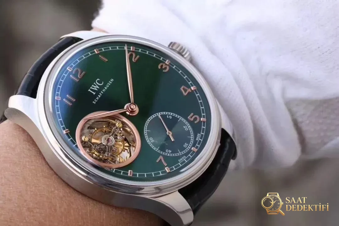 YL Factory IWC Portugieser Serisi Tourbillon Yeşil Kadranlı Replika Saat IW546302 İncelemesi - Kadran İbreleri ve Saniye Akışı