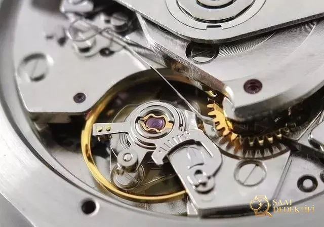 Yüksek kaliteli bir kronograf: ZF Factory IWC Portugieser kronografın sökümü, detaylar kusursuz denecek düzeyde - Klips Kilidi ve Lazer Damgalar