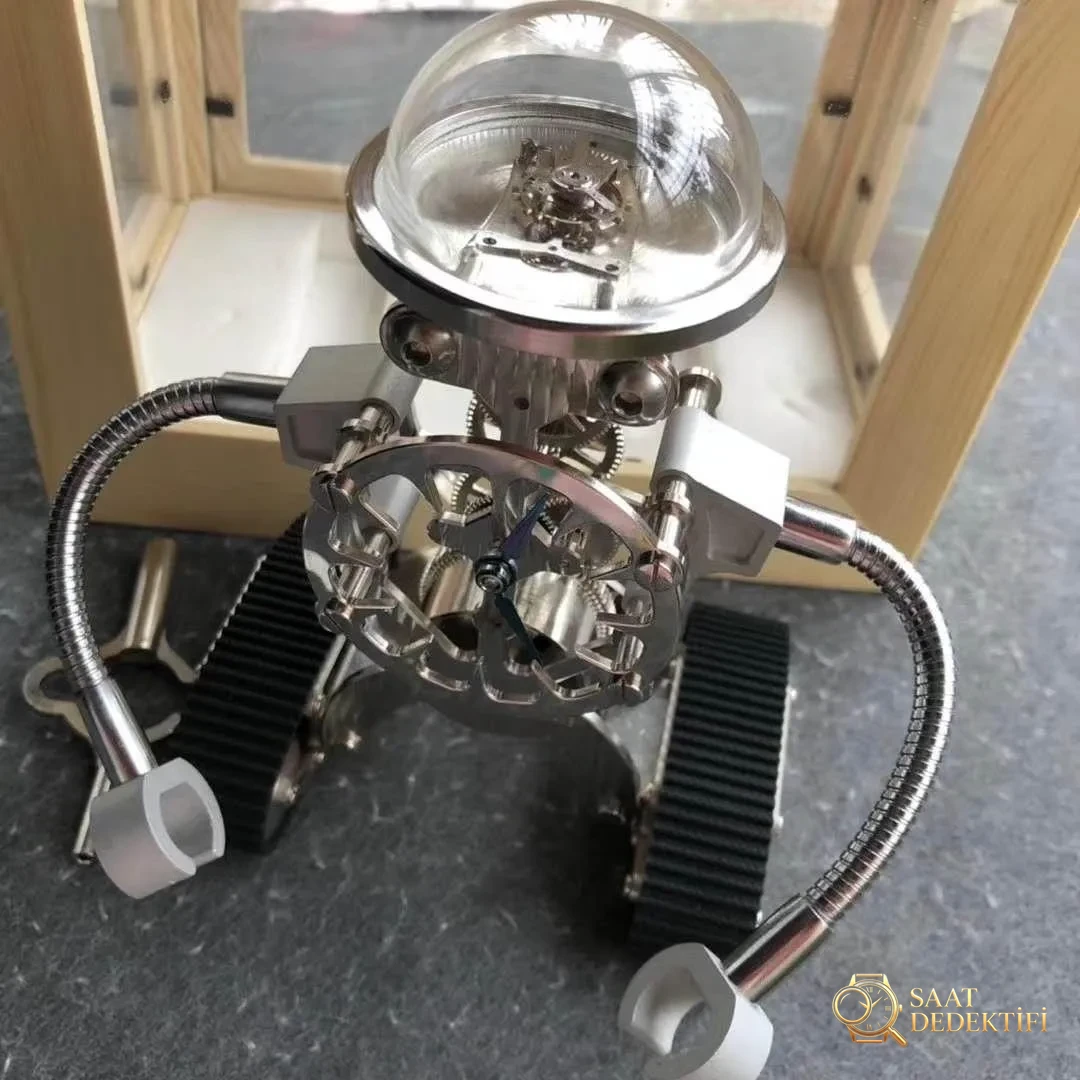 Z Factory Devrim Niteliğinde MB & F Sherman Happy Ro... - Ön Görünüm ve Kasa Tasarımı