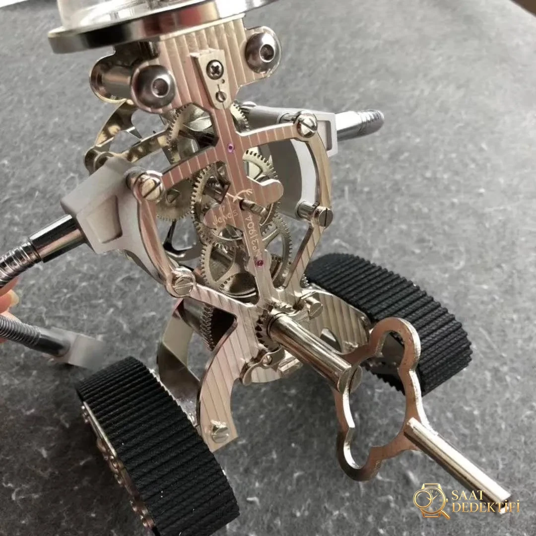 MB&F Sherman Happy Robot Kurma