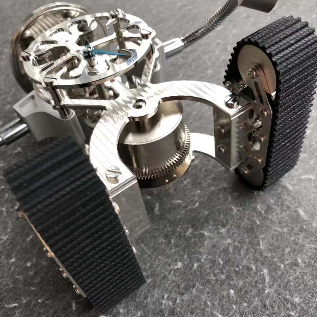 MB&F Sherman Happy Robot Replika