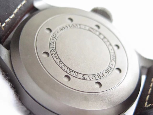 IW510301 Titanyum Kasa Arkası
