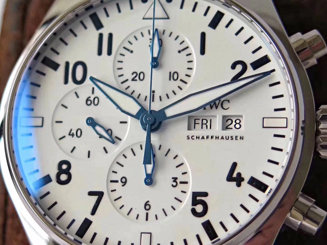Replika IWC 377725 Beyaz Kadran