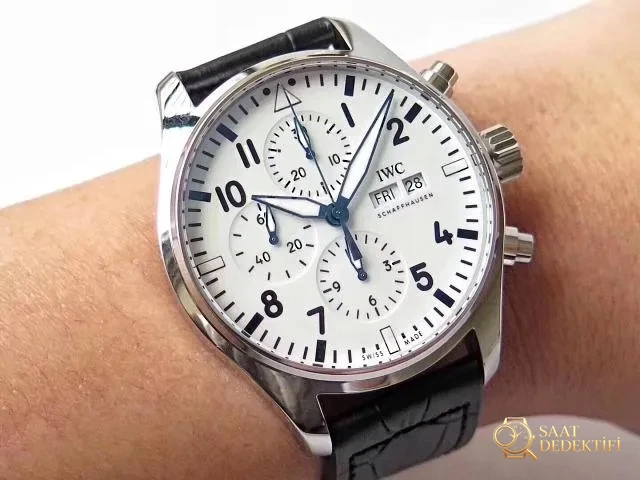 Replika IWC Pilot 377725 Kol Üstü Çekim