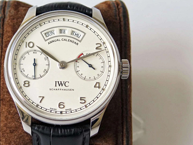 Replika IWC Portuguese Yıllık Takvim Çelik