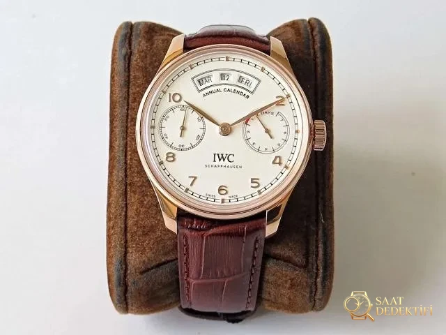 Replika IWC Portuguese Yıllık Takvim Roze Altın