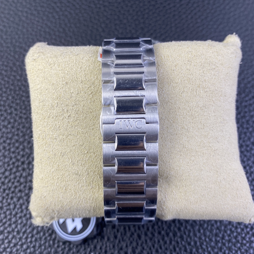 IWC Portuguese IW3716 Bilezik