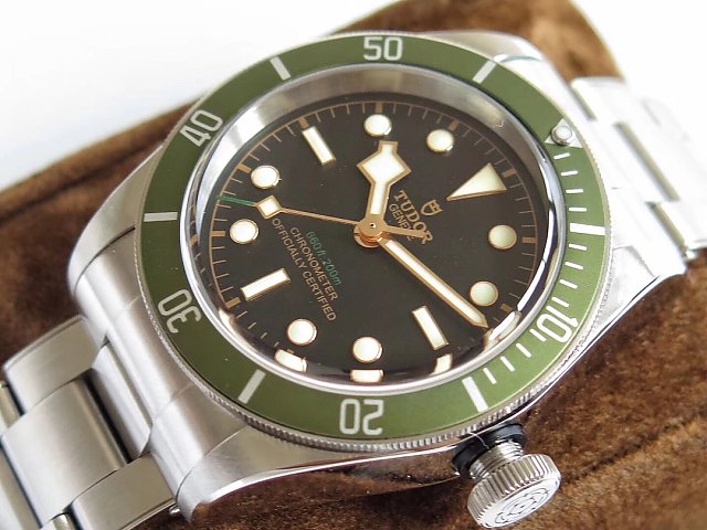 ZF Tudor Black Bay Siyah Kadran