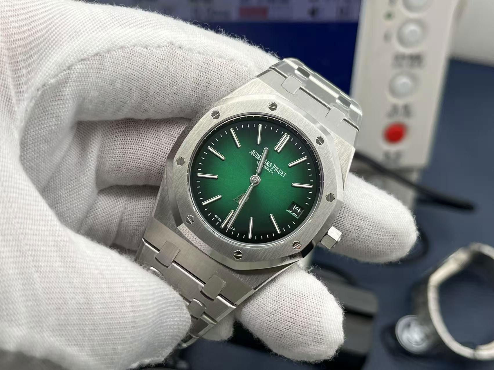 ZF 2025 efsane çalışması | Royal Oak Jumbo ultra ince 16202ST V2 çelik kralın uyanışı — 4. fotoğraf