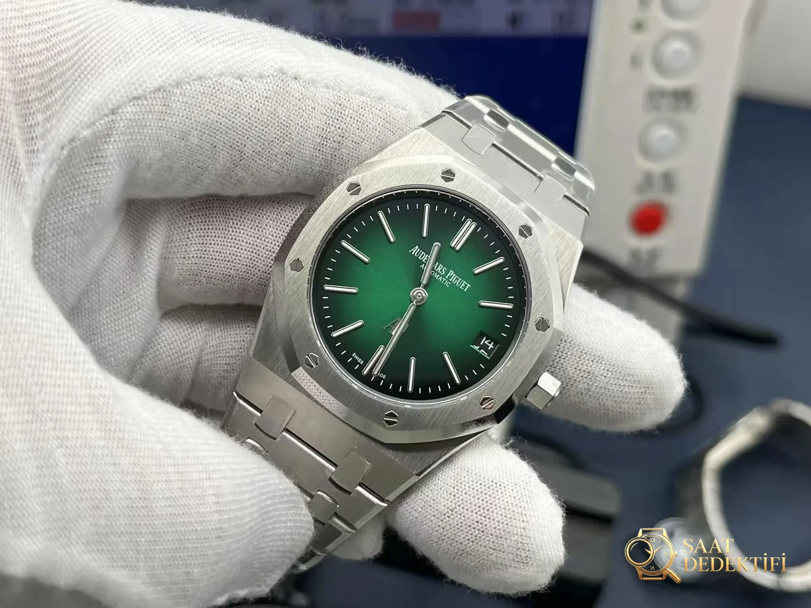 ZF 2025 efsane çalışması | Royal Oak Jumbo ultra ince 16202ST V2 çelik kralın uyanışı - Arka Kapak ve Mekanizma Detayı