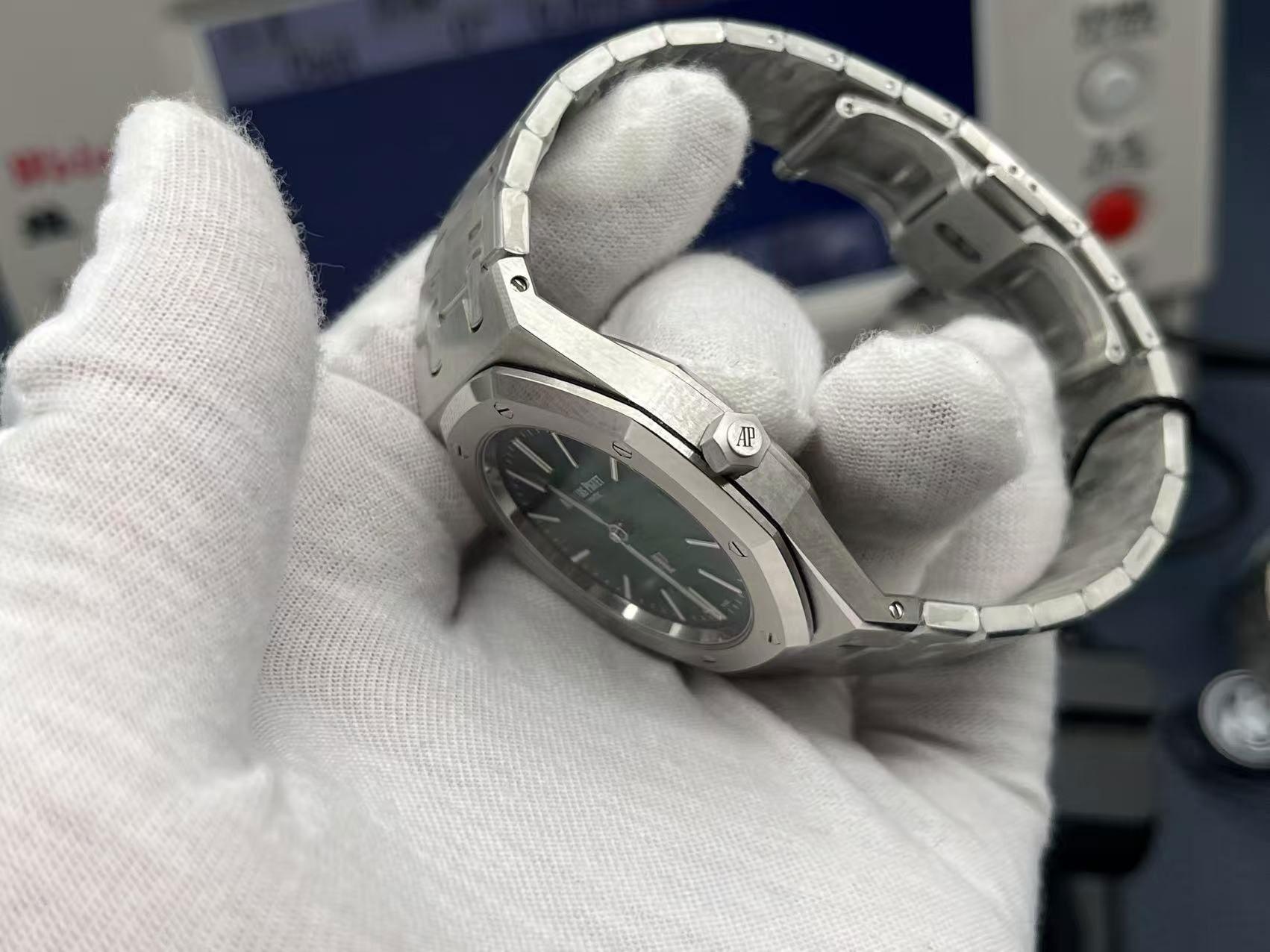 ZF 2025 efsane çalışması | Royal Oak Jumbo ultra ince 16202ST V2 çelik kralın uyanışı — 6. fotoğraf
