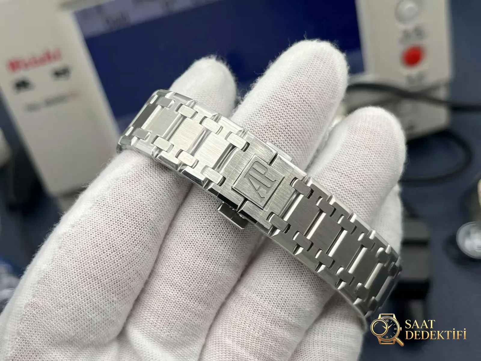 ZF 2025 efsane çalışması | Royal Oak Jumbo ultra ince 16202ST V2 çelik kralın uyanışı - Bilekte Duruş ve Kasa Orantısı