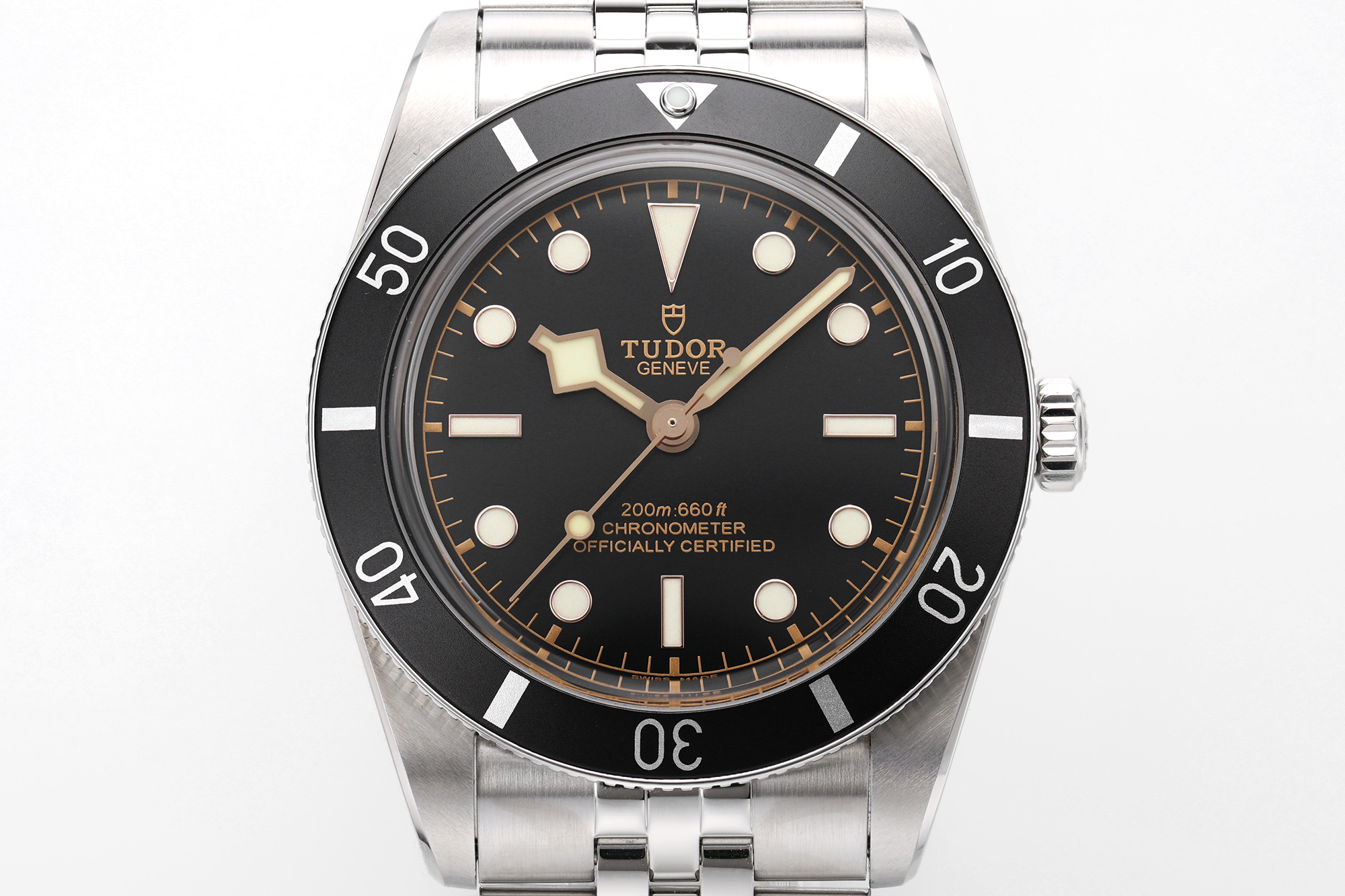 ZF 2025 mutlaka alınacaklar listesi! Tudor Black Bay 54 M79000: Zamanın işlediği klasik, bileğinizde saklı keskinlik — 4. fotoğraf