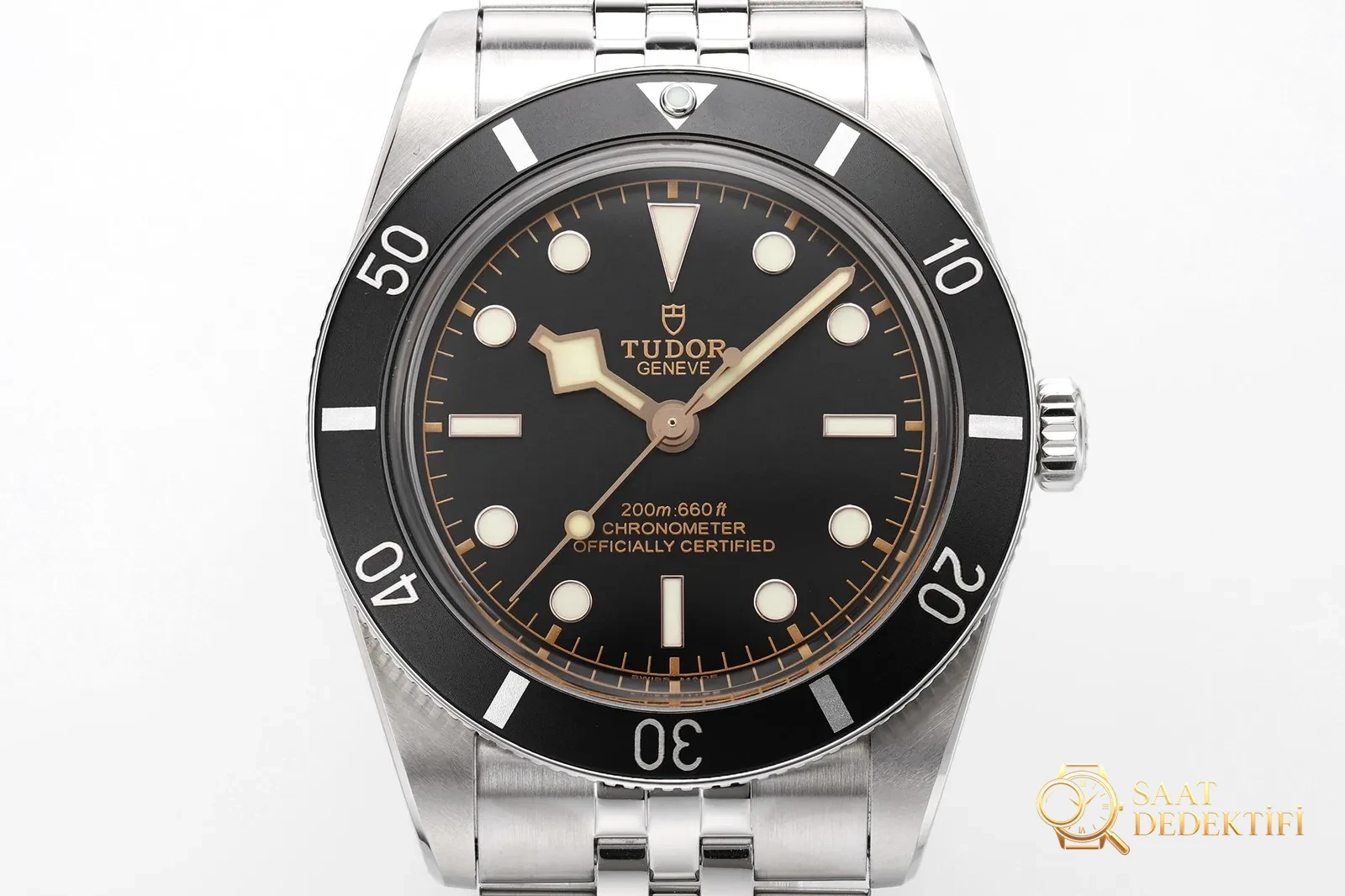 ZF 2025 mutlaka alınacaklar listesi! Tudor Black Bay 54 M79000: Zamanın işlediği klasik, bileğinizde saklı keskinlik - Arka Kapak ve Mekanizma Detayı