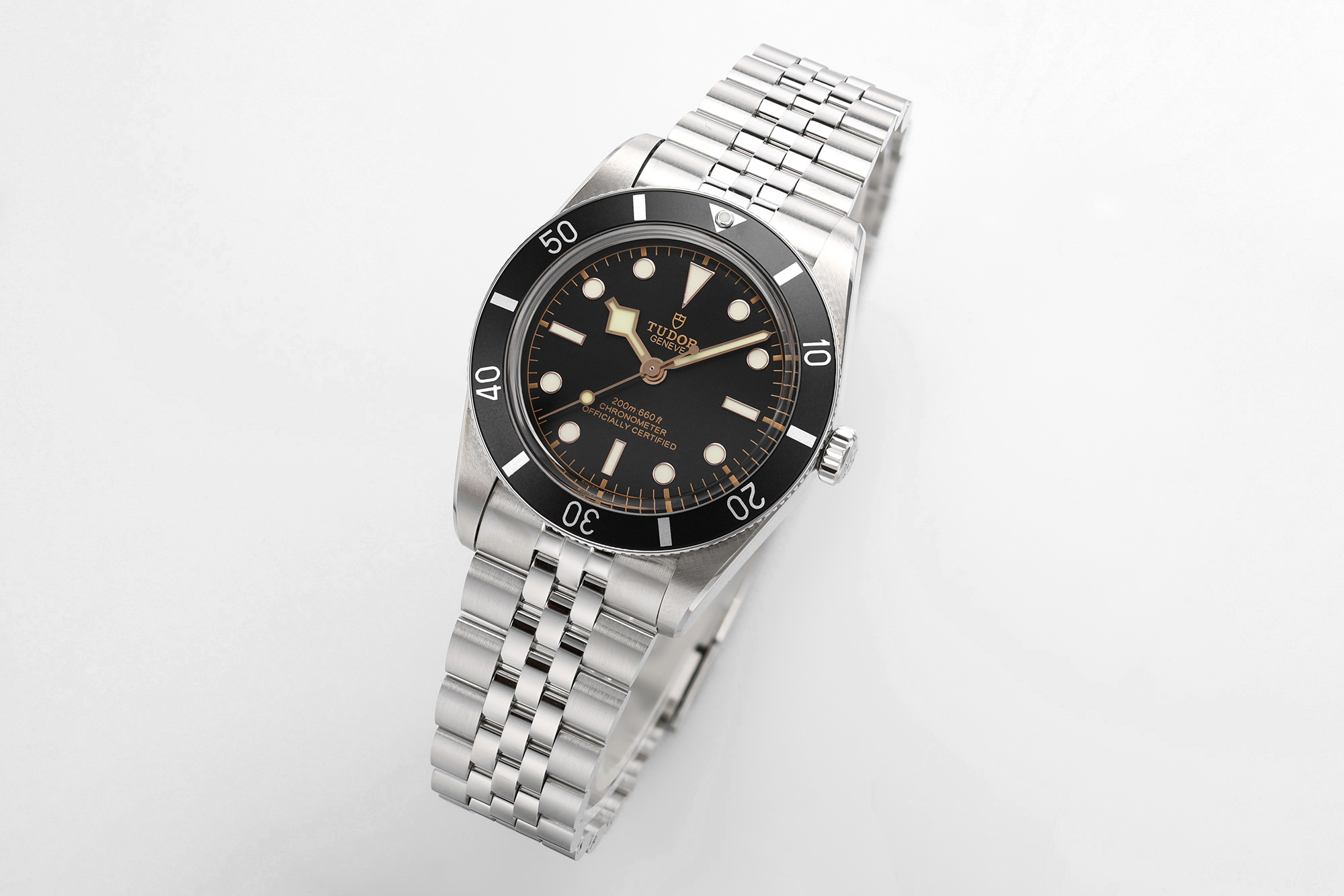 ZF 2025 mutlaka alınacaklar listesi! Tudor Black Bay 54 M79000: Zamanın işlediği klasik, bileğinizde saklı keskinlik — 7. fotoğraf