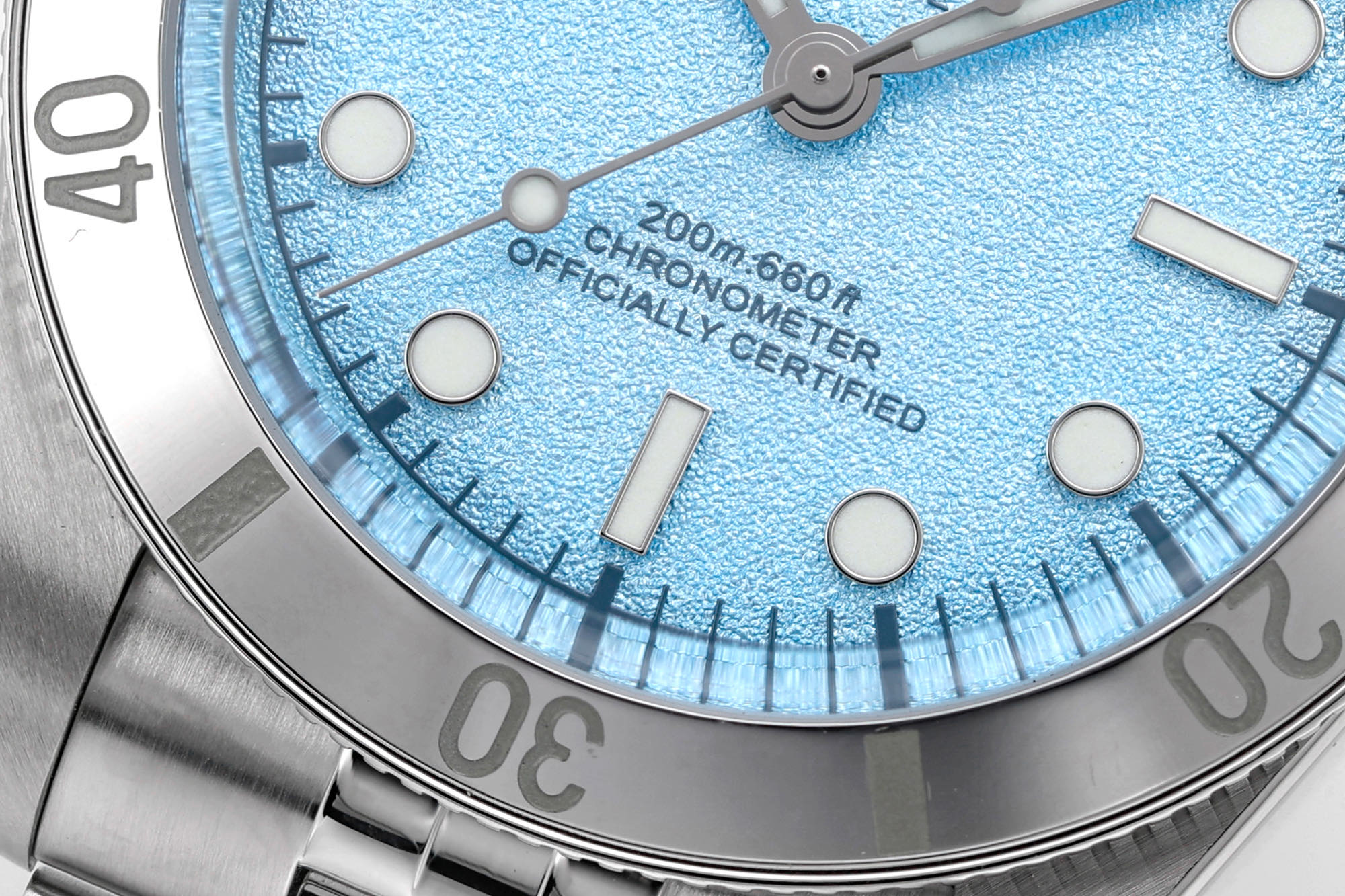 ZF 2025 mutlaka alınacaklar listesi! Tudor Black Bay 54 M79000: Zamanın işlediği klasik, bileğinizde saklı keskinlik — 14. fotoğraf