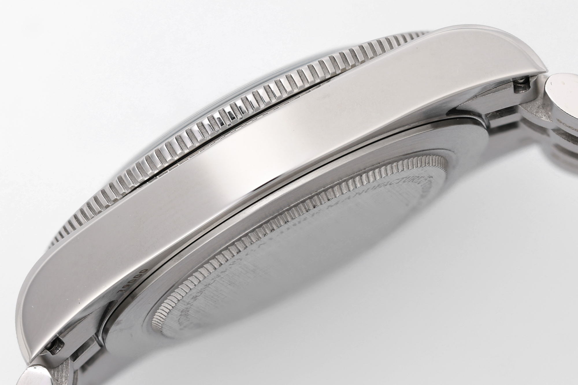 ZF 2025 mutlaka alınacaklar listesi! Tudor Black Bay 54 M79000: Zamanın işlediği klasik, bileğinizde saklı keskinlik — 16. fotoğraf