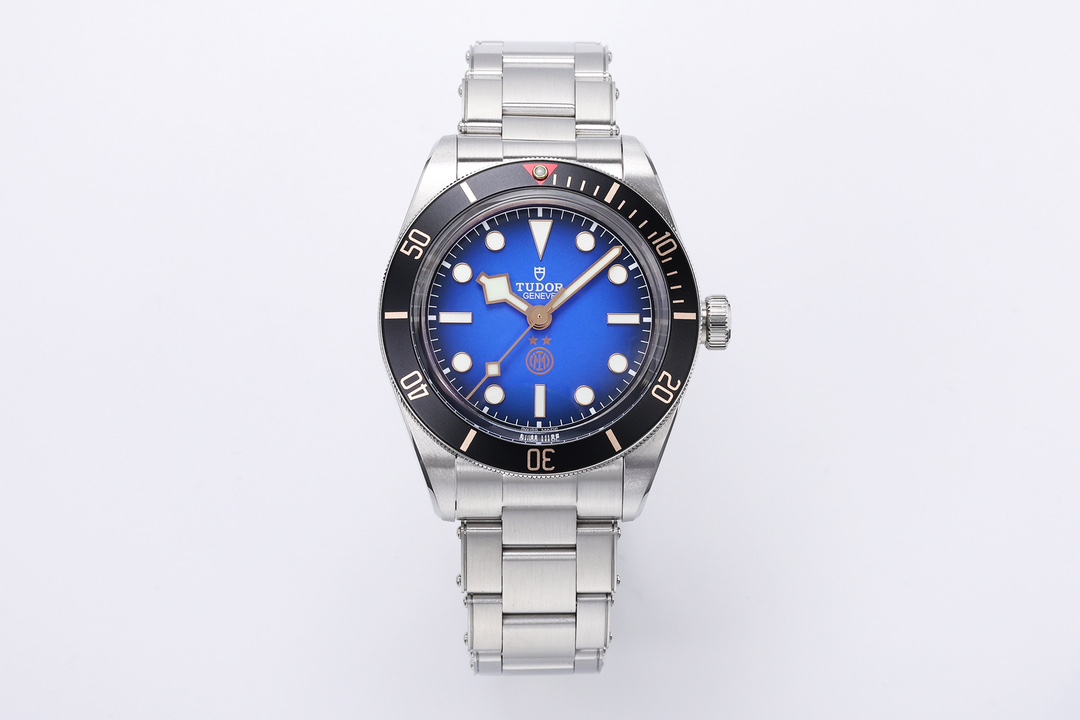 ZF 2025 Öne Çıkan Öneri | Tudor Black Bay 58 "INTER" Sınırlı Sayı: Bilekte Mavi-Siyah Efsaneye Saygı — 4. fotoğraf
