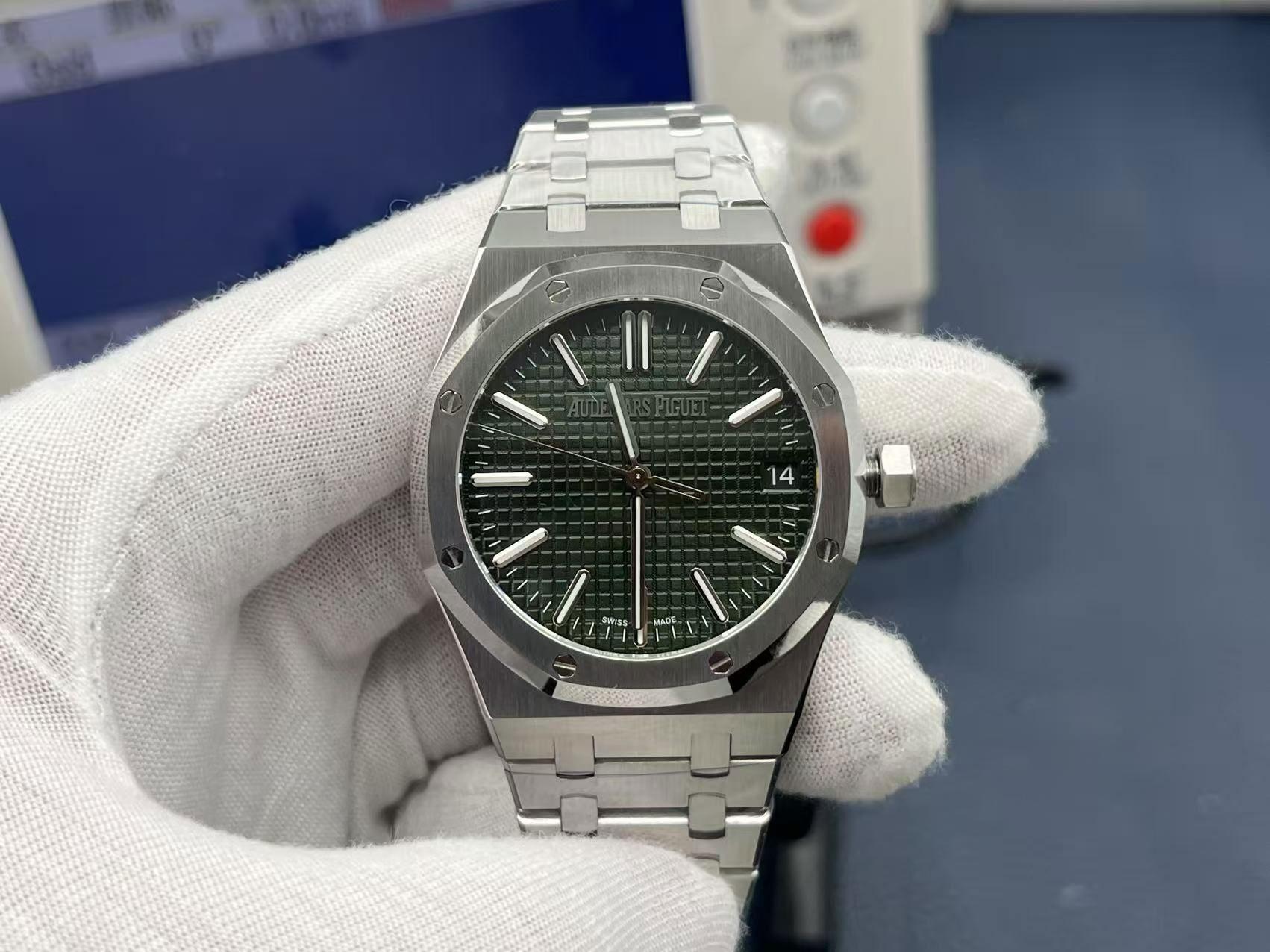 [ZF 2025'in İddialı Yapımı | Audemars Piguet 50. Yıl 15510ST Beş Renkli Seri Görkemli Şekilde Sahnede] — 2. fotoğraf