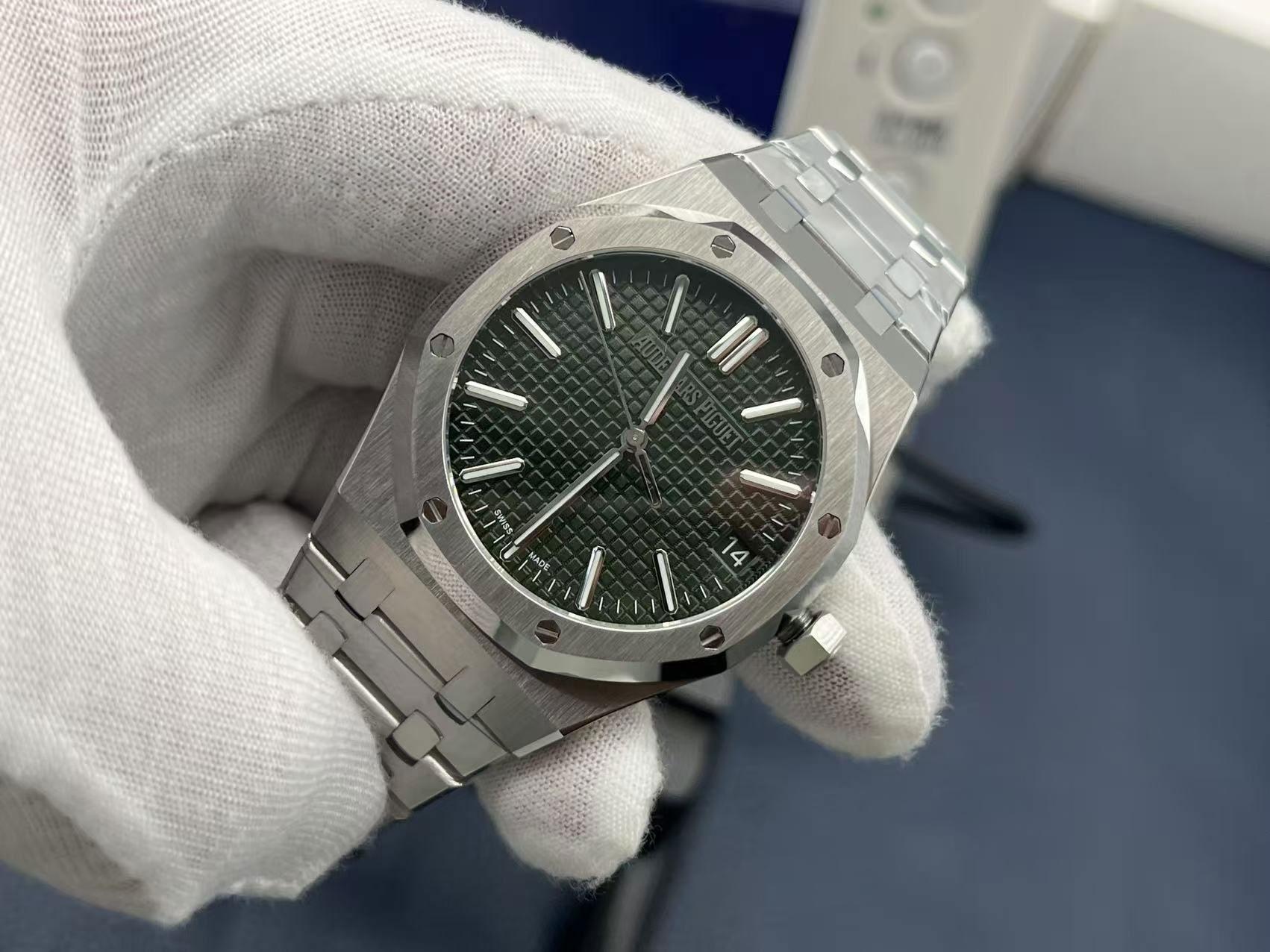 [ZF 2025'in İddialı Yapımı | Audemars Piguet 50. Yıl 15510ST Beş Renkli Seri Görkemli Şekilde Sahnede] — 5. fotoğraf