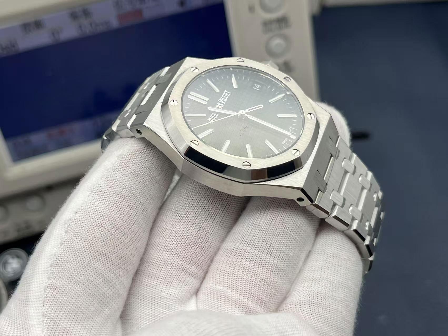 [ZF 2025'in İddialı Yapımı | Audemars Piguet 50. Yıl 15510ST Beş Renkli Seri Görkemli Şekilde Sahnede] — 6. fotoğraf