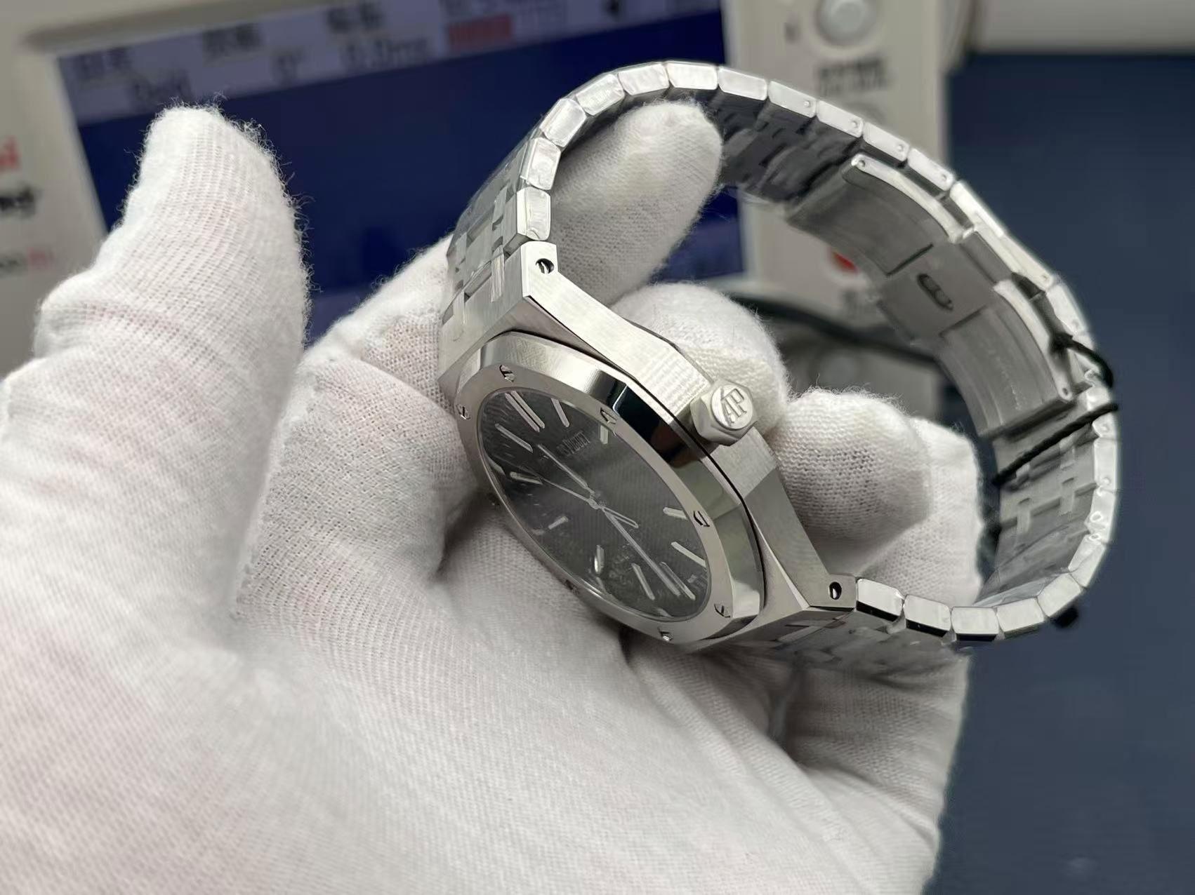 [ZF 2025'in İddialı Yapımı | Audemars Piguet 50. Yıl 15510ST Beş Renkli Seri Görkemli Şekilde Sahnede] — 7. fotoğraf