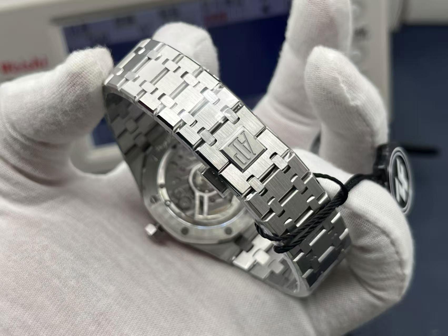 [ZF 2025'in İddialı Yapımı | Audemars Piguet 50. Yıl 15510ST Beş Renkli Seri Görkemli Şekilde Sahnede] — 8. fotoğraf