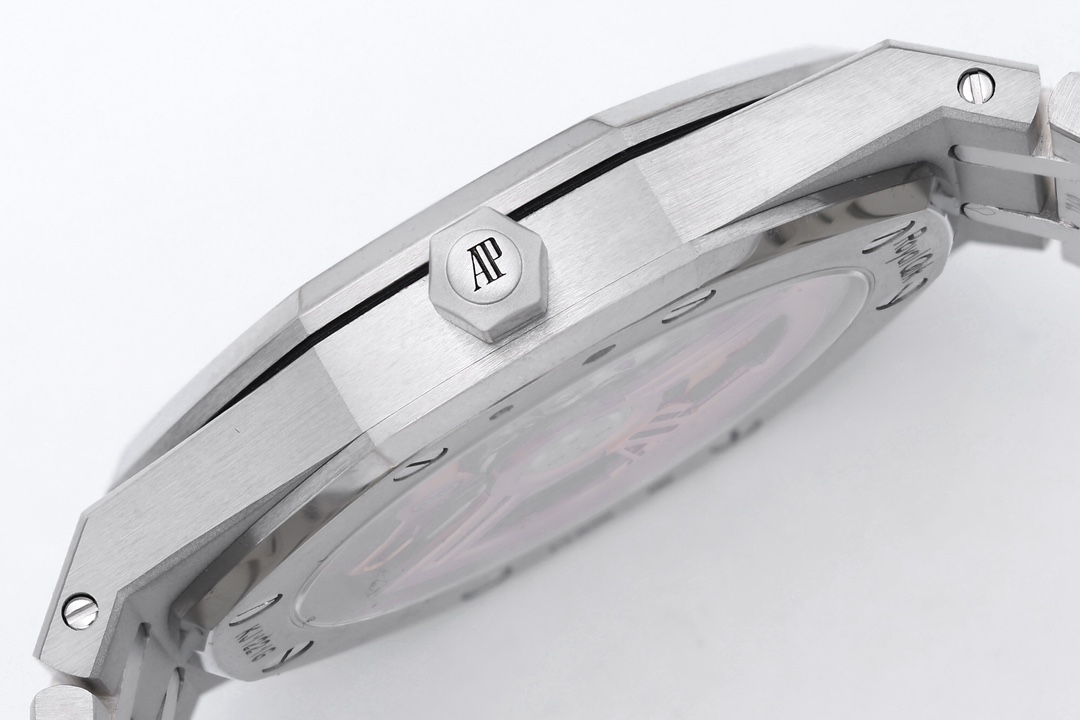 ZF 2025'in zirve eseri: Audemars Piguet Royal Oak 39 mm 16202 "JUMBO" ultra ince saat — yepyeni mavi taneli kadranıyla göz kamaştırıyor, bileğinizdeki efsaneyi replika olarak sizlere sunuyoruz. — 5. fotoğraf