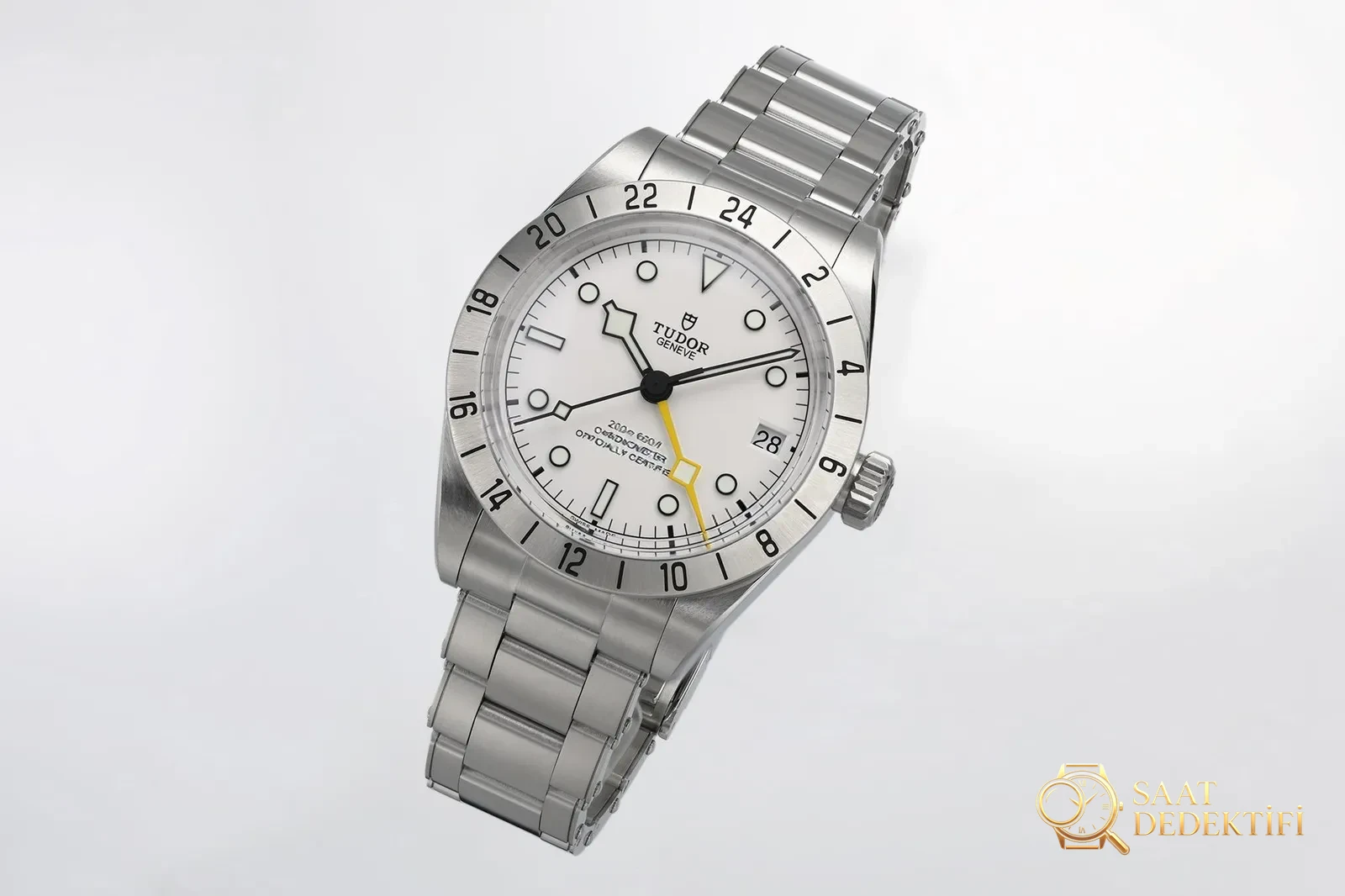 ZF 2026 iddialı öneri | Tudor Black Bay Pro 79470 — zamanı kanat edinip gökle yerin buluşmasına yolculuk 🎩 - Kasa Profili ve Kurma Kolu İncelemesi
