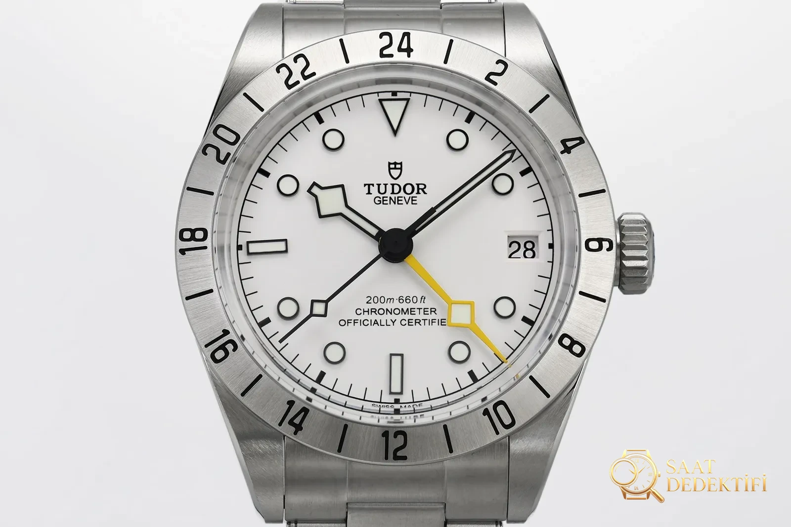 ZF 2026 iddialı öneri | Tudor Black Bay Pro 79470 — zamanı kanat edinip gökle yerin buluşmasına yolculuk 🎩 - Arka Kapak ve Mekanizma Detayı
