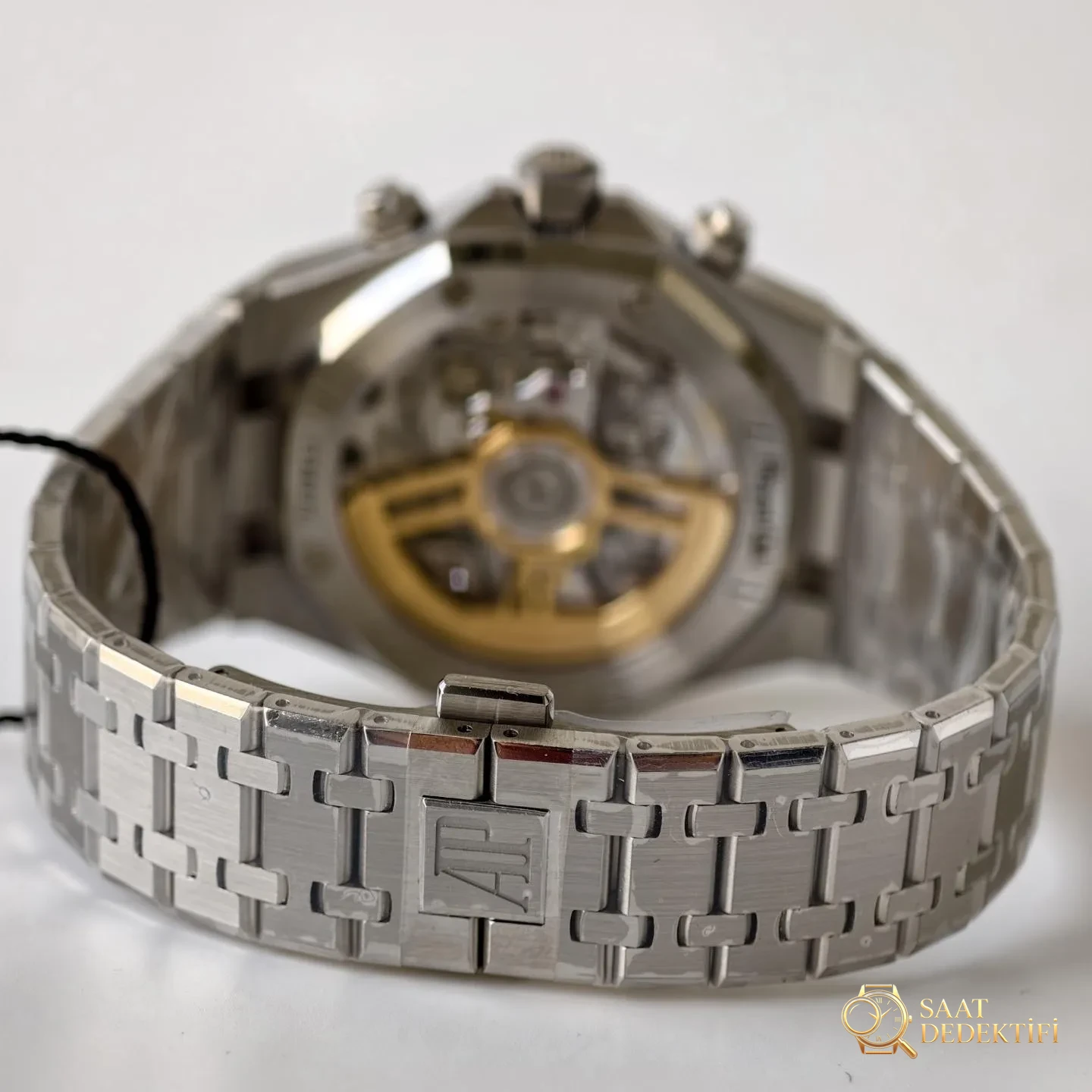 ZF 2026 yeni model önerisi | Keskin hatlarda gizli zarafet, zamanın tanıklığı — Audemars Piguet Royal Oak 26240 - Fosfor ve Super-LumiNova Gece Görünümü